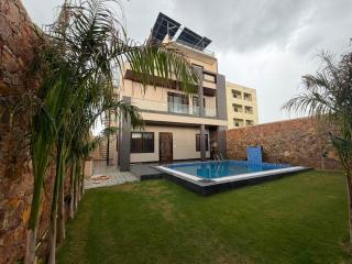 Raj Kapoor Farm House - 4