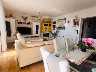 Spacious apt w pool and sea view 2 min to beach - 3