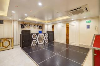 Hotel Palm Grand At Luxury Naraina Central Delhi - 1