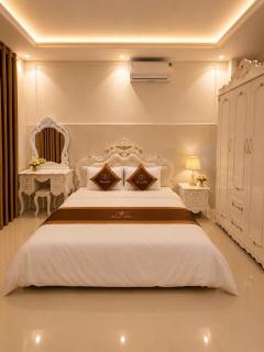 Honey Hotel - 9