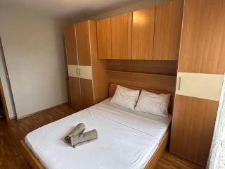 Large 3-Bedroom Stay in Prishtina - 3