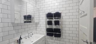 Stylish Mansions spacious CBD Heritage Apartment - Adelaide - 4