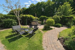 The Poplar Place - Spacious Comfort, Hot Tub in Private Garden - 3