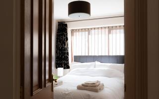 A Spacious Stay in the Heart of the City - 9