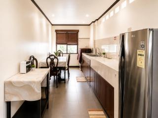 Executive Family Suite King and Single Bed and Sofa - 2