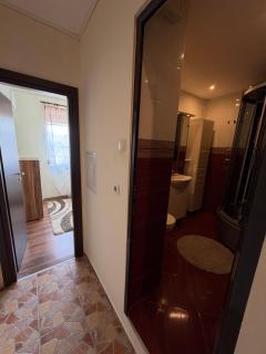 Porto cozy 1BDR near Airport and Metro w WiFi - 5