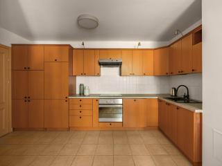 Eudora - 3BR Apartment for 8 - Old Town - 2