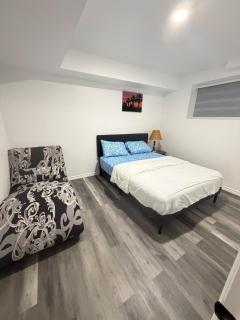 Comfy Haven Family Friendly 2 Bedroom Suite - 0
