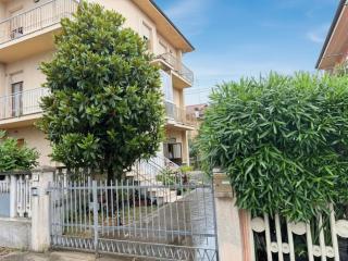 SE274 - Marotta, ampio quadrilocale con posto auto - 0