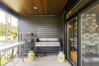 Private Riverfront Estate Pool • Hot Tub • BBQ - 5