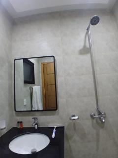 The Canal Crown 2 Bedroom Apartment With Free Parking - 6