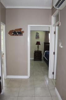 Charming Serene 2BR with Pool & Gym New Kingston - 1