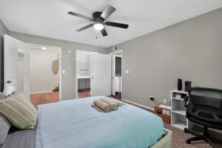 Comfortable Kingsgate 2BR - 7