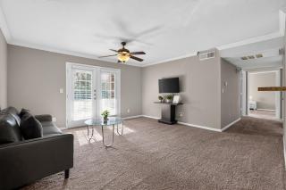 Relaxing Kingsgate 2BR - 1