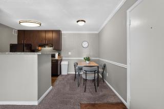 Relaxing Kingsgate 2BR - 9