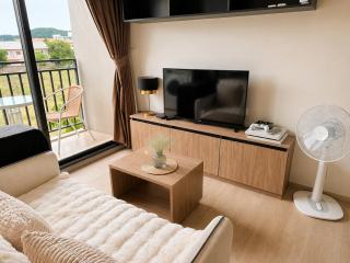 La Casita Hua Hin Premium Stay with Playstation - 1