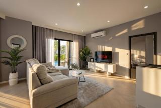 Luxury 2 bedroom pool access apartment - 9