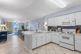 Pelican Beach Terrace 1503 - 4