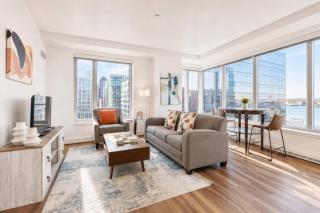 Spacious Apt In Seaport - 2