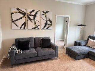 3BR Apt Near Ibrox and QEUH with Free Parking - 9