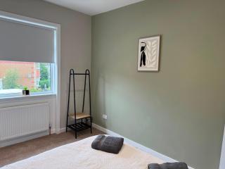 3BR Apt Near Ibrox and QEUH with Free Parking - 8