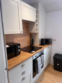 3BR Apt Near Ibrox and QEUH with Free Parking - 2