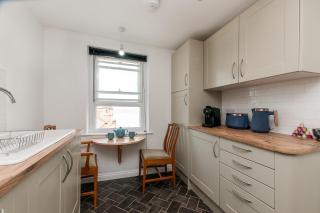 Chandos Square - 1