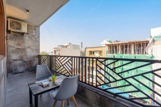 Hotel BNB Stays Near Golf Course Road - 3