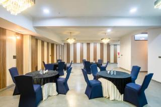 Hotel BNB Stays Near Golf Course Road - 1