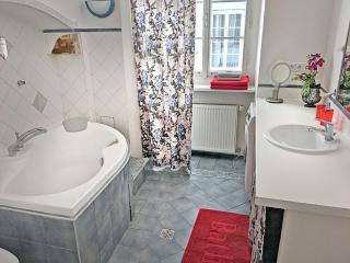 Charming Quiet Retreat Near Charles Bridge - 1