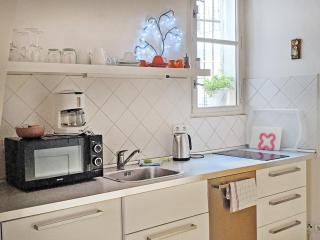 Charming Quiet Retreat Near Charles Bridge - 1