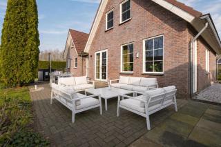Comfort Villa Buitenlust 14p - Spacious Private Garden & Hot Tub - 3
