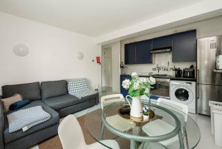 Spacious 5-Bed Home near Stockwell Tube Station - 2