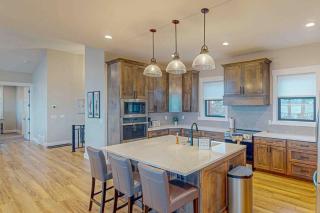 Bear Lake Retreat - 2