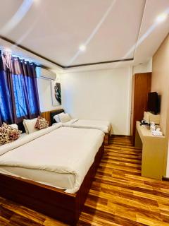 Hotel Attic Empire - 3