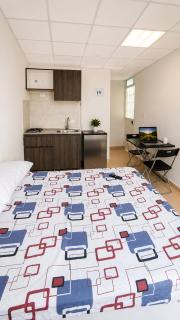 Hospeda a tu EQUIPO DE TRABAJO con comodidad, ubicación estratégica y estilo. Espacios modernos para vivir, trabajar y descansar. PARQUEADERO SUJETO A DISPONIBILIDAD - 1