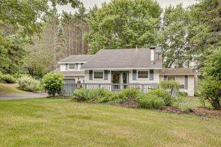 Game Room, Deck + Yard! Cadillac Family Escape - 0