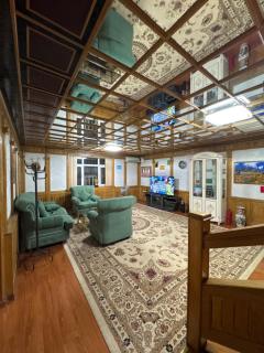 Ho5tel House - 3