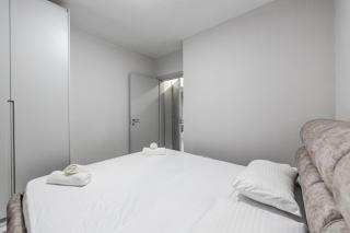 Saranda Seaview Stay by PikHost - 1