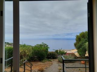 'Casa do Gabriel' spacious Madeirian villa with private garden and ocean view - 7