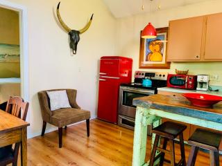 Charming Garden Cottage - 6