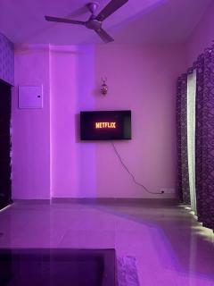 2 BHK Comfort Cove BNB Flat Relaxing & spacious - 2
