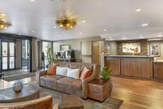 Best Western Plus CottonTree Inn - 4