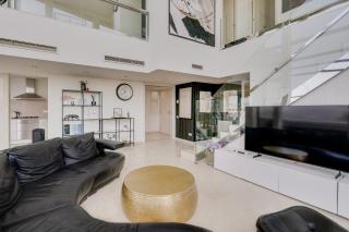 Penthouse Duplex with Epic Views - 7