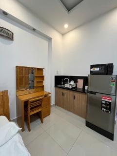 Sunny Studio District 7 Next to LotteMart - 7
