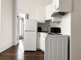 Downtown 1BR Walk to Berri-UQAM & Old Port - 7