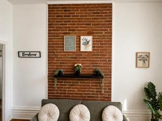 Downtown 1BR Walk to Berri-UQAM & Old Port - 3