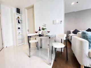 Luxury 1BR - Infinity Pool - Sathorn - 1