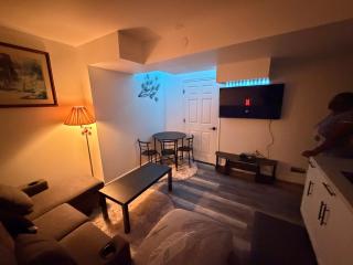Cozy 2-Bedroom Basement Suite - 6