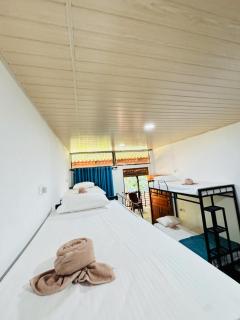 Glowhaven Hostel - 4
